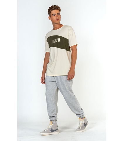 ILABB MENS SWERVE TEE - OLIVE / OFF WHITE