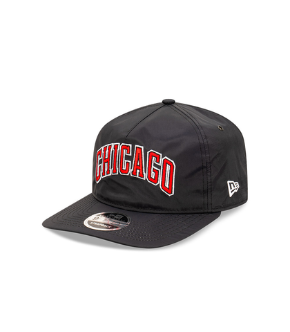 NEW ERA GOLFER CAP - CHICAGO BULLS - BLACK/ RED NYLON