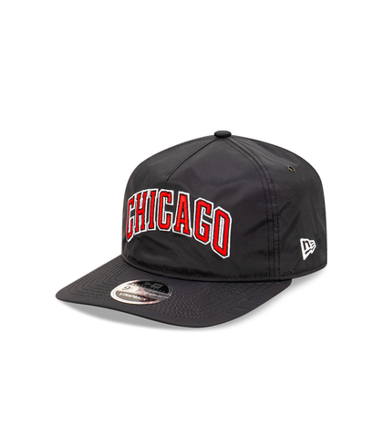 NEW ERA GOLFER CAP - CHICAGO BULLS - BLACK/ RED NYLON
