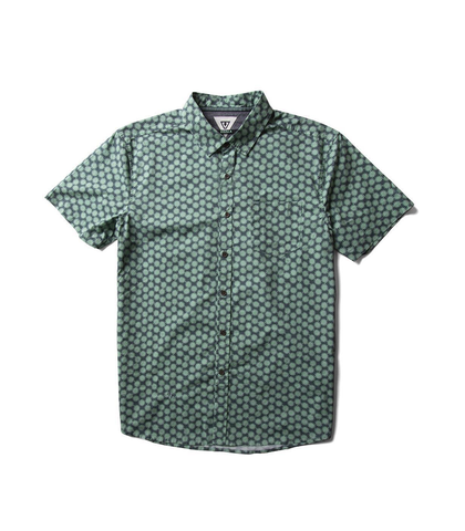 VISSLA MENS SUNBURNT SHRED HEADS S/S DRESS SHIRT - ALOE