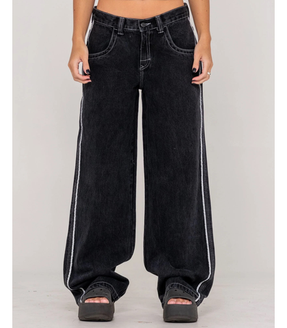 RUSTY LADIES FLIP MOMMY LOW RISE WIDE LEG JEAN - BLACK OUT