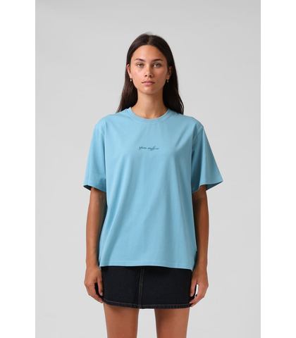 RPM LADIES OS SCRIPT TEE - PACIFIC BLUE