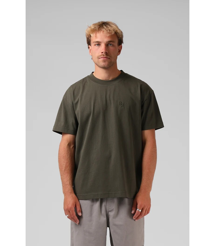 RPM MENS FORM TEE - OLIVE GREEN